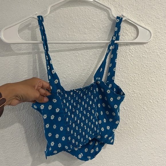 Reformation | River Floral Blue White Jimmy Top | Size 2 FLAWED - Picture 7 of 7